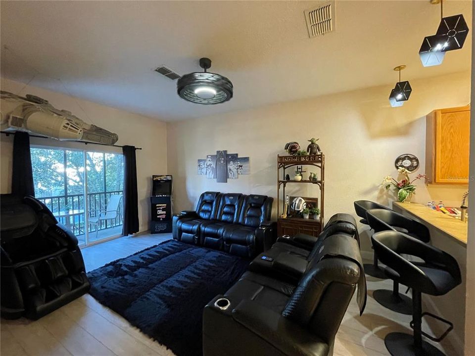 En Venta: $269,000 (3 camas, 2 baños, 1227 Pies cuadrados)