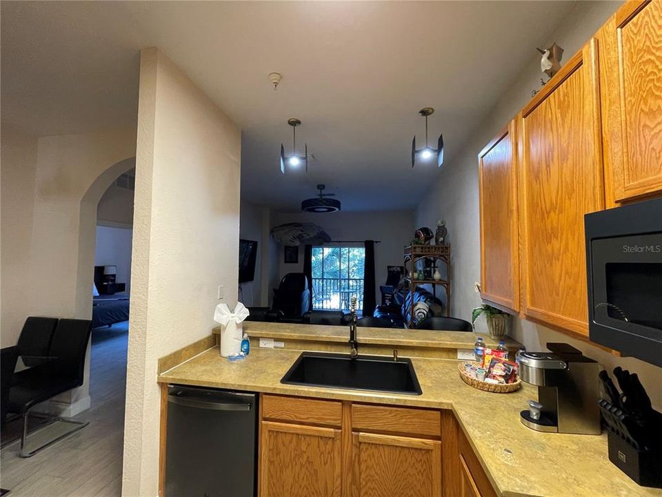 En Venta: $269,000 (3 camas, 2 baños, 1227 Pies cuadrados)