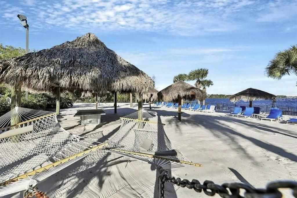 En Venta: $269,000 (3 camas, 2 baños, 1227 Pies cuadrados)