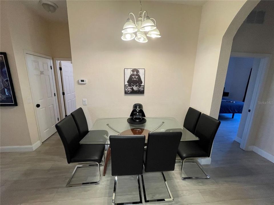 En Venta: $269,000 (3 camas, 2 baños, 1227 Pies cuadrados)