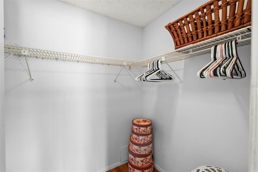 Activo con contrato: $165,000 (2 camas, 2 baños, 1054 Pies cuadrados)