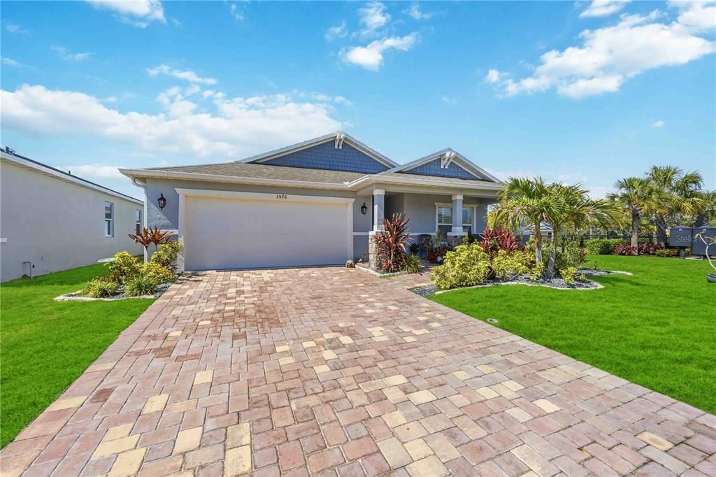 For Sale: $480,000 (4 beds, 2 baths, 1983 Square Feet)