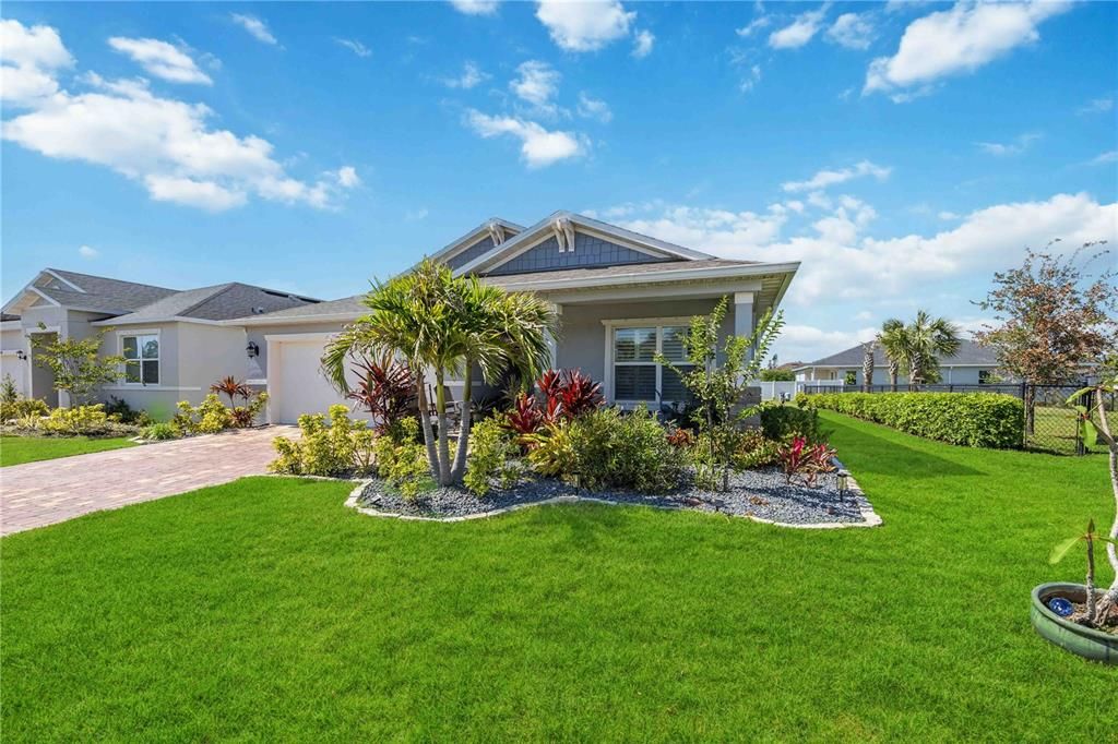 For Sale: $480,000 (4 beds, 2 baths, 1983 Square Feet)
