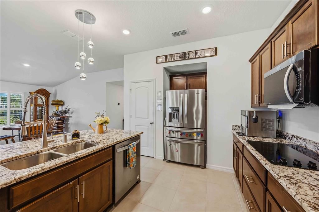 For Sale: $480,000 (4 beds, 2 baths, 1983 Square Feet)