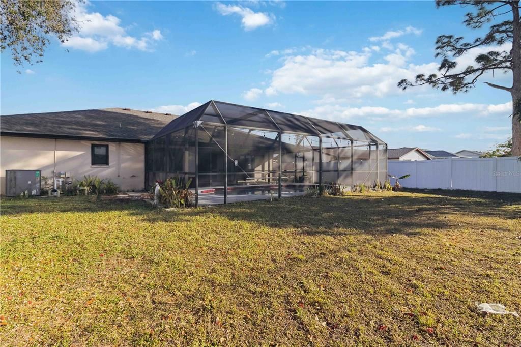 En Renta: $2,300 (3 camas, 2 baños, 2155 Pies cuadrados)