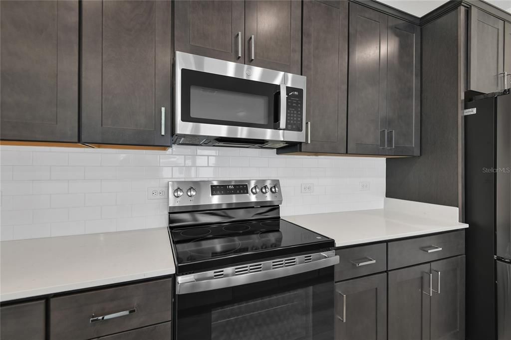 For Sale: $336,945 (4 beds, 3 baths, 1810 Square Feet)