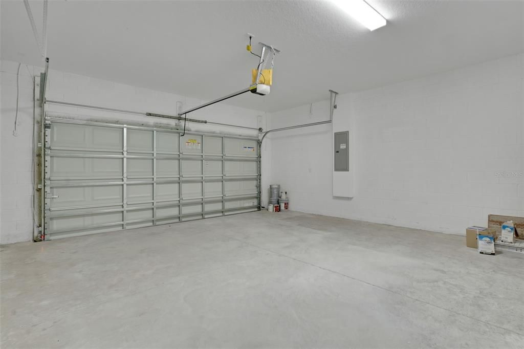 For Sale: $259,990 (3 beds, 2 baths, 1407 Square Feet)