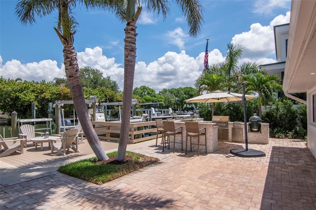 For Sale: $3,000,000 (4 beds, 3 baths, 2162 Square Feet)