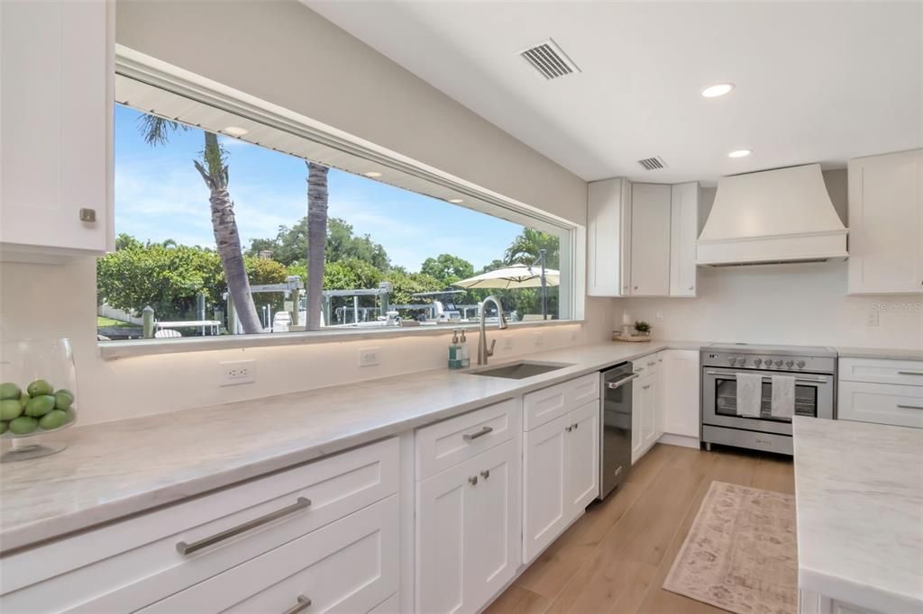 For Sale: $3,000,000 (4 beds, 3 baths, 2162 Square Feet)