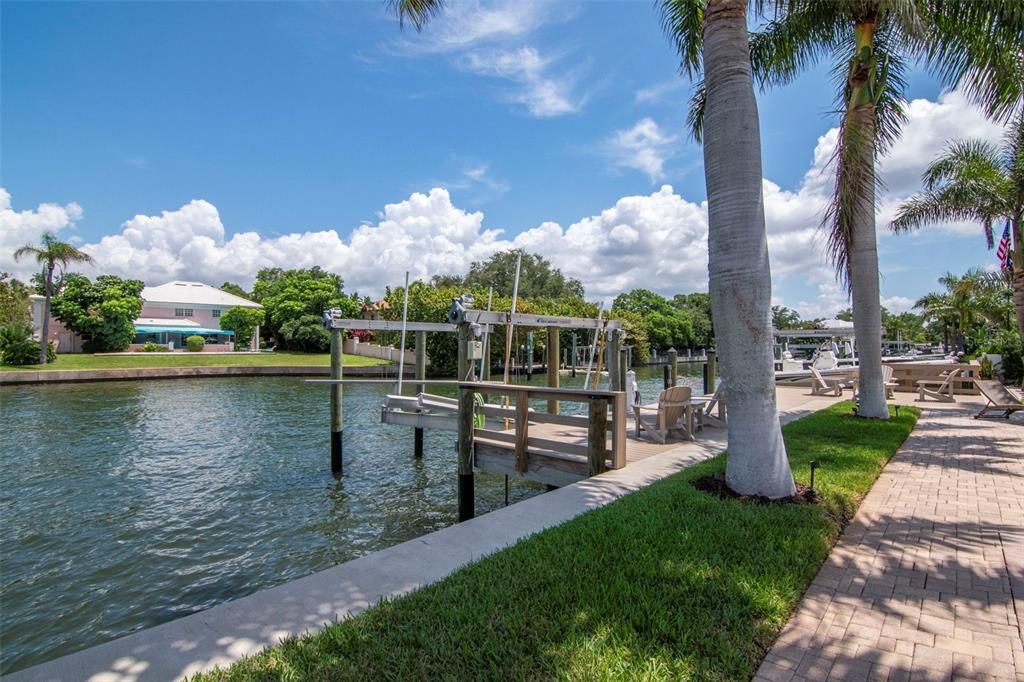 For Sale: $3,000,000 (4 beds, 3 baths, 2162 Square Feet)