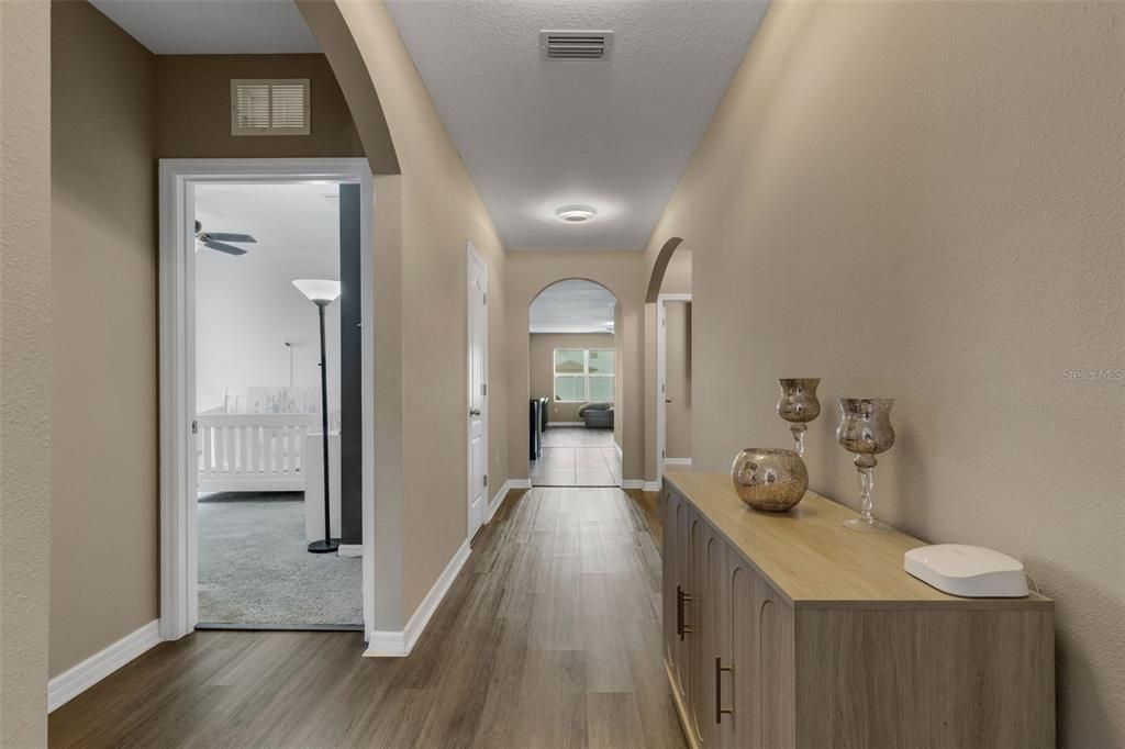 En Venta: $369,000 (4 camas, 2 baños, 1846 Pies cuadrados)