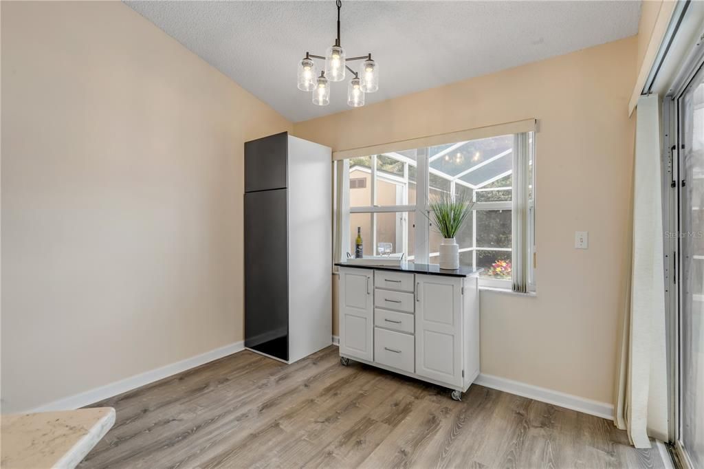 Active With Contract: $410,000 (3 beds, 2 baths, 1382 Square Feet)