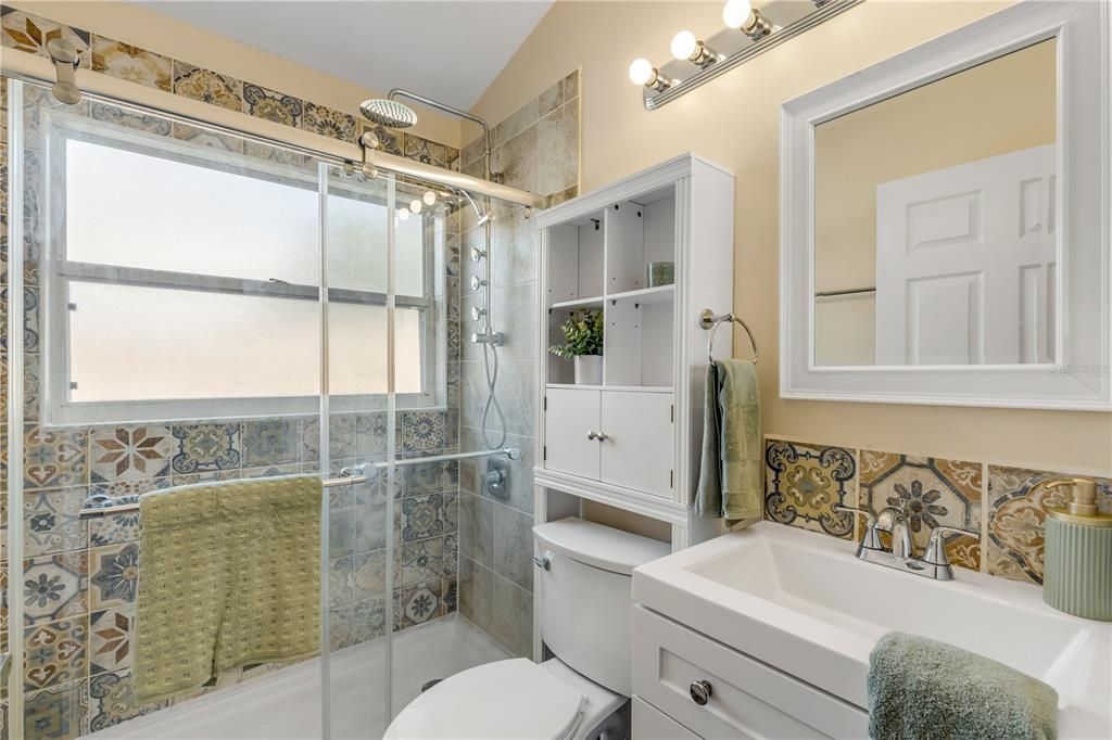 Active With Contract: $410,000 (3 beds, 2 baths, 1382 Square Feet)