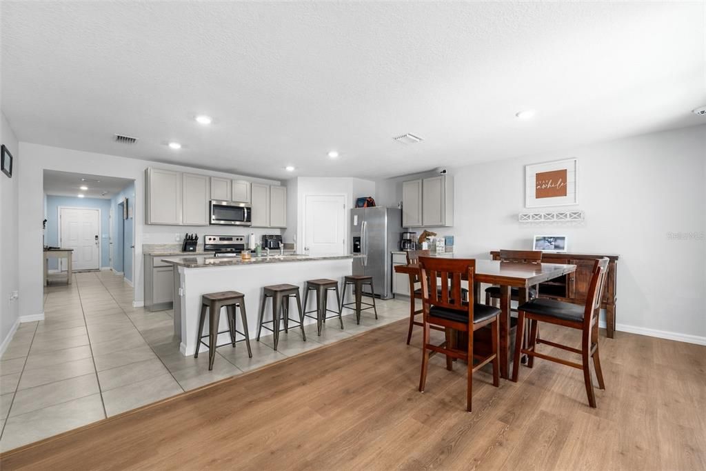 En Venta: $315,000 (4 camas, 2 baños, 1768 Pies cuadrados)