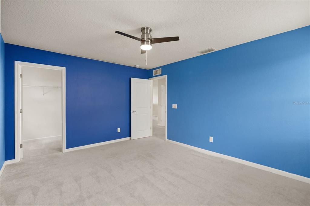 En Venta: $549,000 (4 camas, 3 baños, 3402 Pies cuadrados)