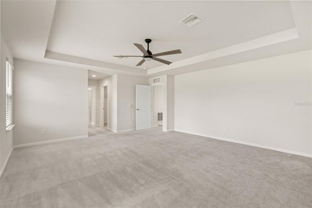 En Venta: $549,000 (4 camas, 3 baños, 3402 Pies cuadrados)