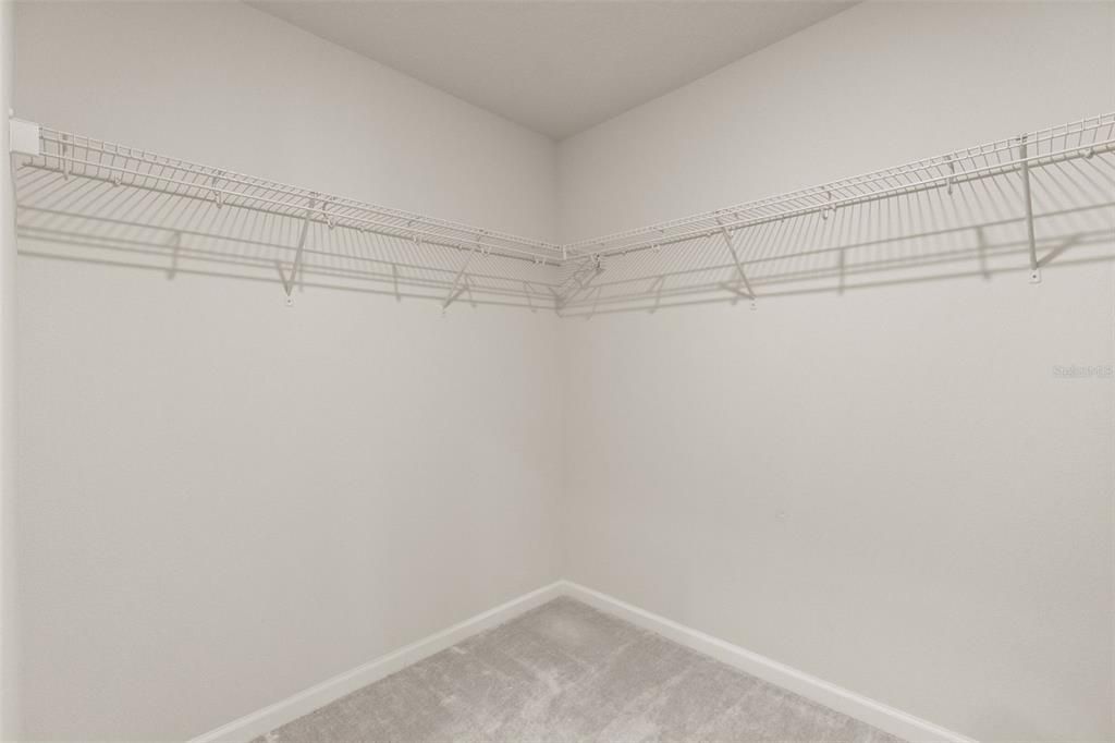 En Venta: $549,000 (4 camas, 3 baños, 3402 Pies cuadrados)