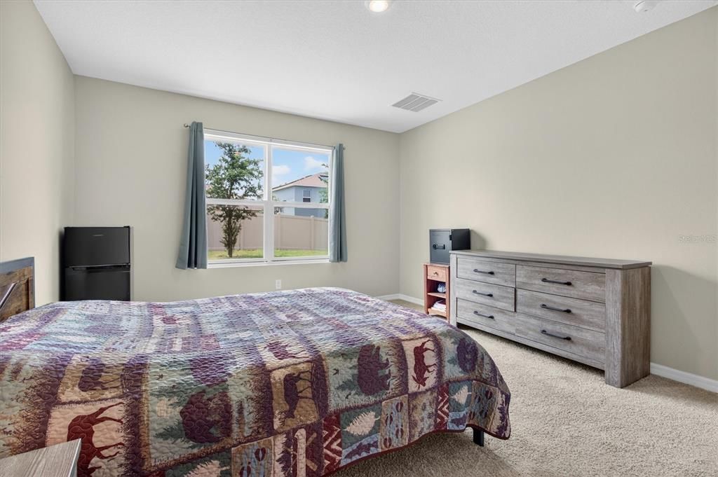 For Sale: $462,000 (5 beds, 3 baths, 2889 Square Feet)