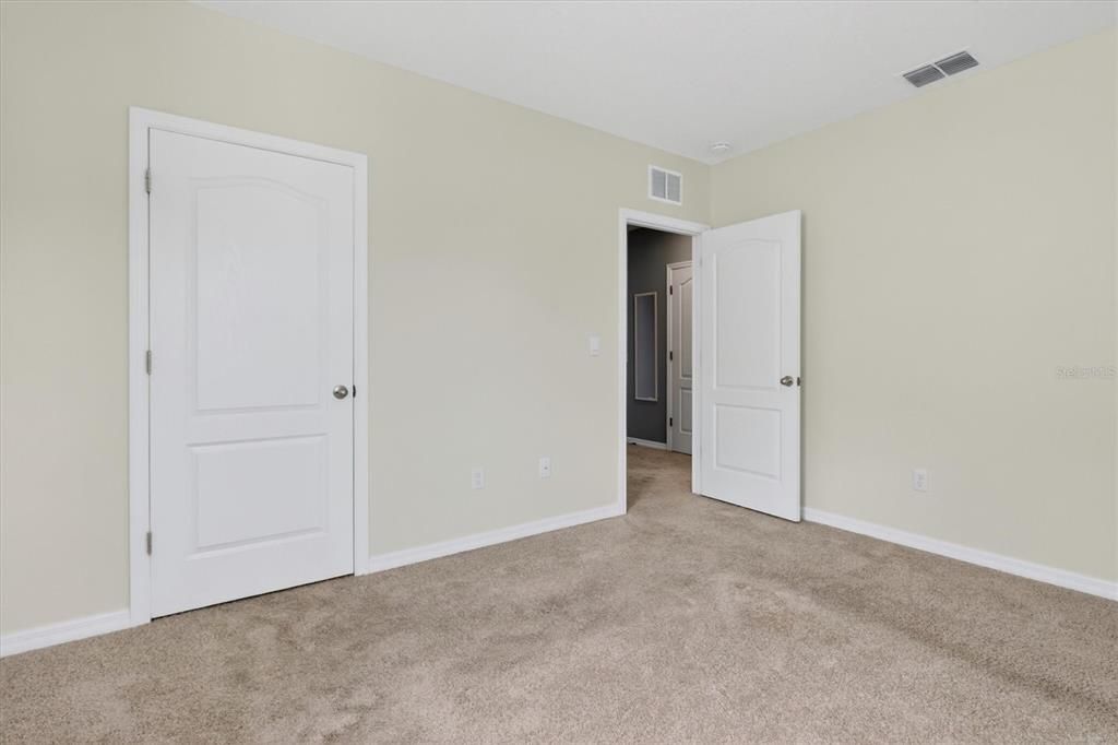 For Sale: $462,000 (5 beds, 3 baths, 2889 Square Feet)