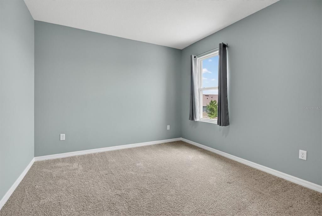 For Sale: $462,000 (5 beds, 3 baths, 2889 Square Feet)