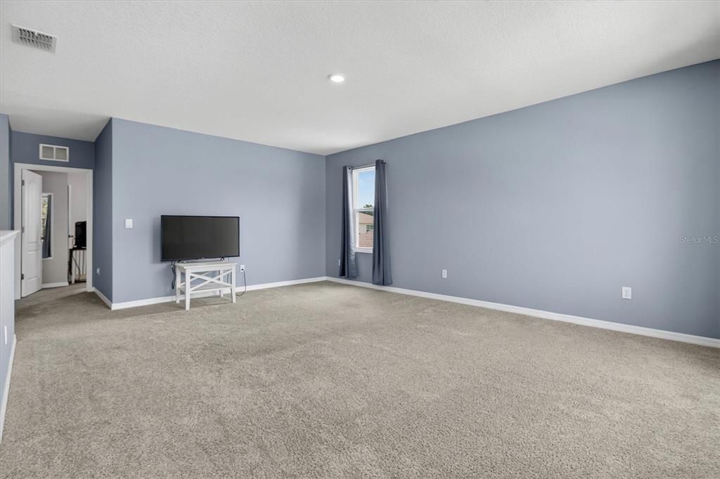 For Sale: $462,000 (5 beds, 3 baths, 2889 Square Feet)