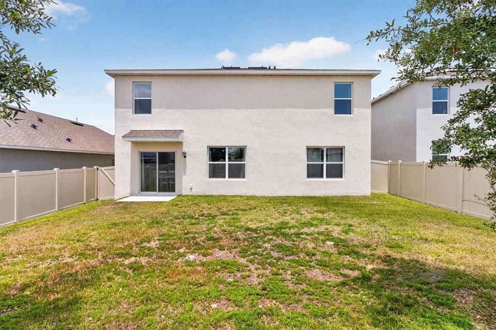 For Sale: $462,000 (5 beds, 3 baths, 2889 Square Feet)