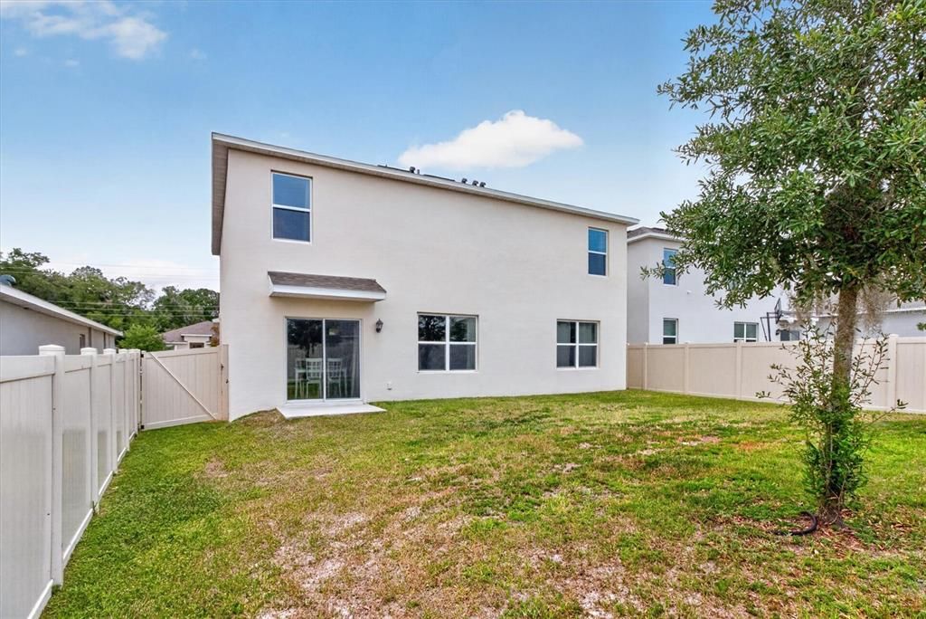 For Sale: $462,000 (5 beds, 3 baths, 2889 Square Feet)