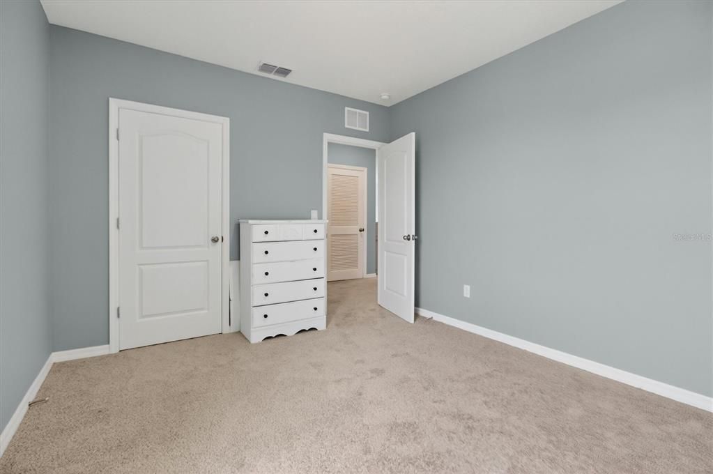 For Sale: $462,000 (5 beds, 3 baths, 2889 Square Feet)