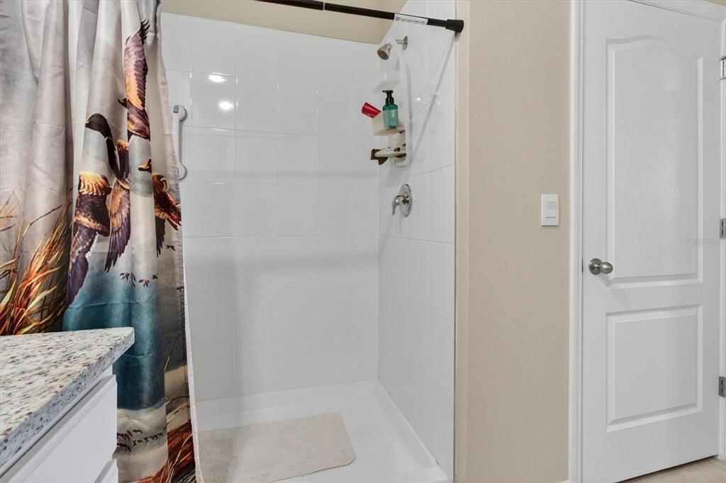 For Sale: $462,000 (5 beds, 3 baths, 2889 Square Feet)
