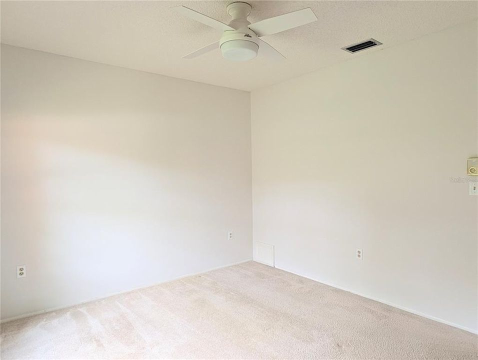 En Venta: $379,000 (3 camas, 2 baños, 2116 Pies cuadrados)