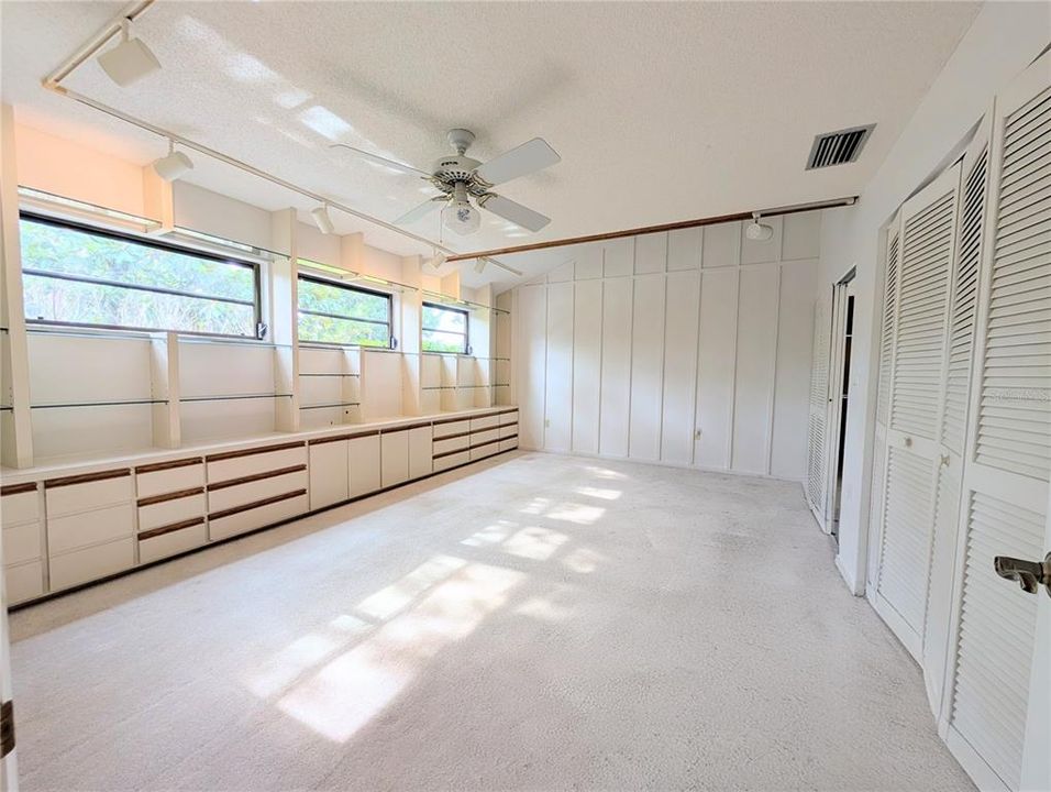 En Venta: $379,000 (3 camas, 2 baños, 2116 Pies cuadrados)