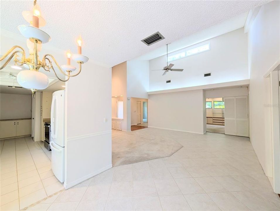 En Venta: $379,000 (3 camas, 2 baños, 2116 Pies cuadrados)