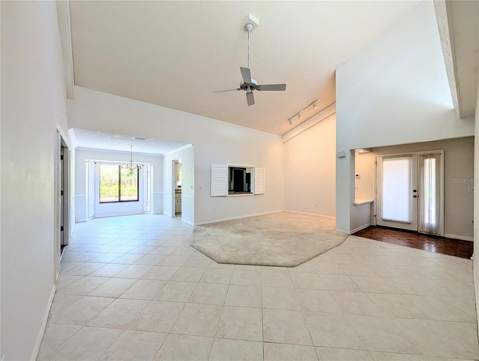 En Venta: $379,000 (3 camas, 2 baños, 2116 Pies cuadrados)
