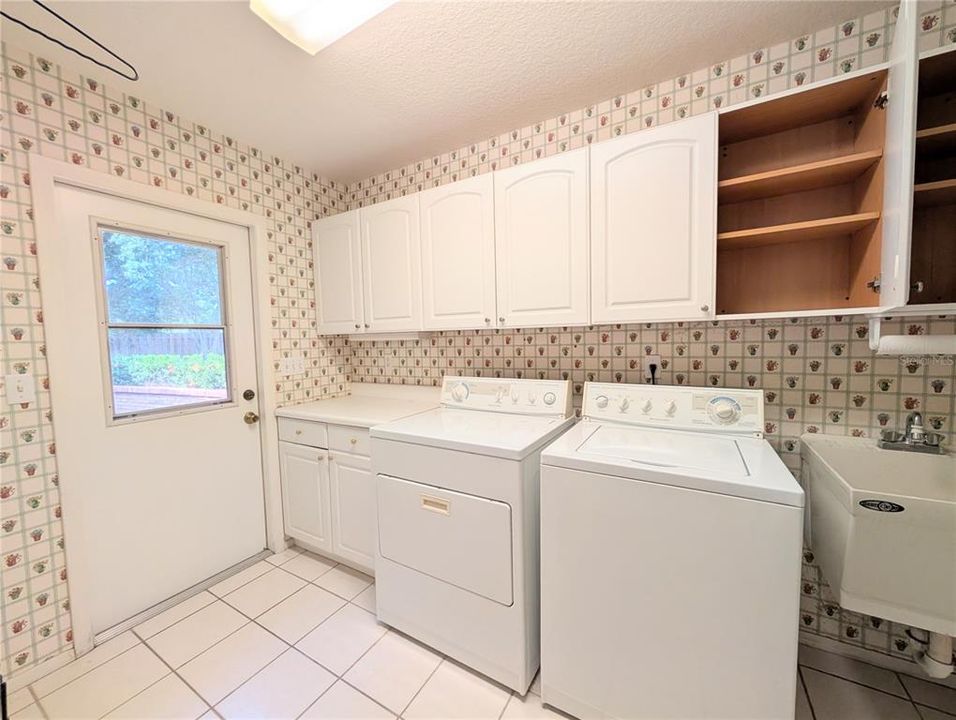 En Venta: $379,000 (3 camas, 2 baños, 2116 Pies cuadrados)