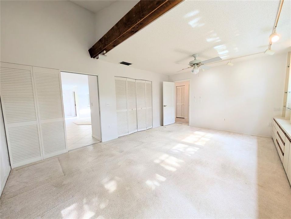 En Venta: $379,000 (3 camas, 2 baños, 2116 Pies cuadrados)