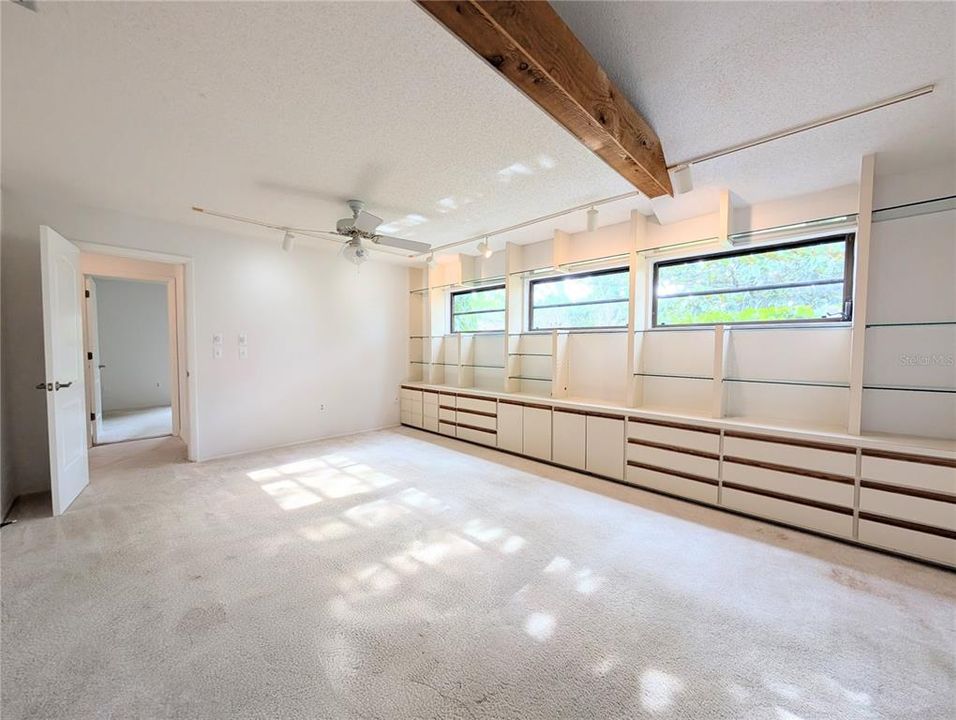 En Venta: $379,000 (3 camas, 2 baños, 2116 Pies cuadrados)