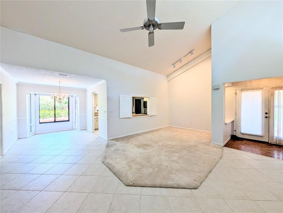 En Venta: $379,000 (3 camas, 2 baños, 2116 Pies cuadrados)