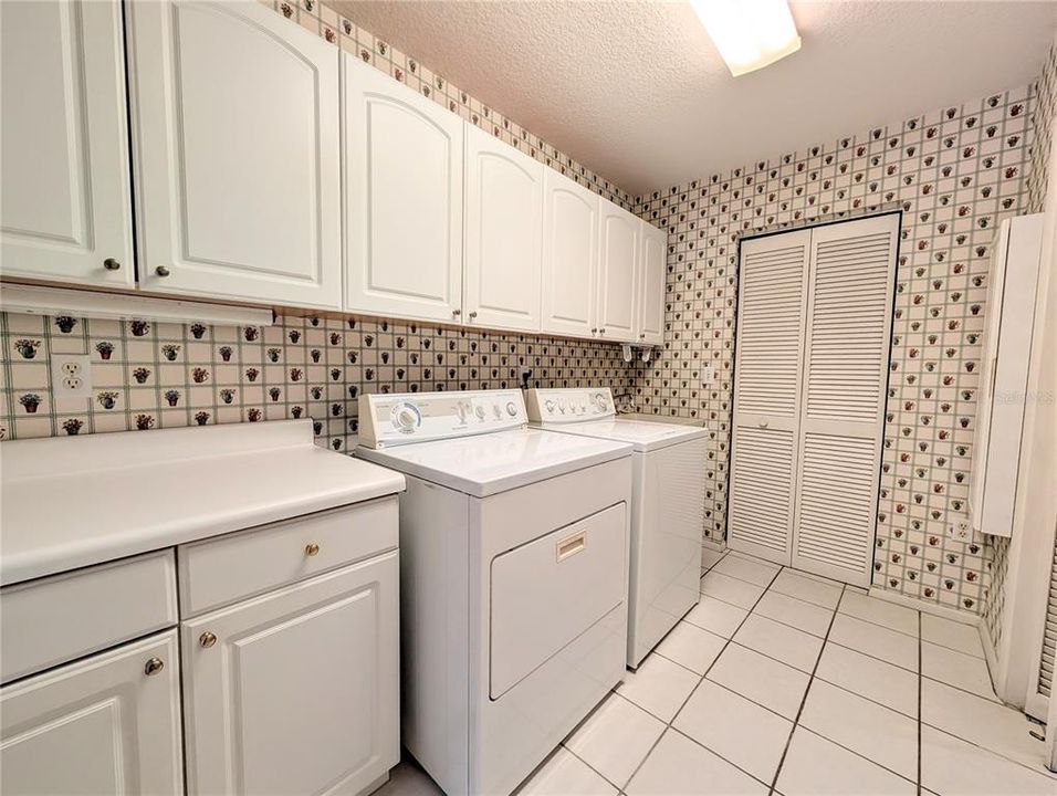 En Venta: $379,000 (3 camas, 2 baños, 2116 Pies cuadrados)