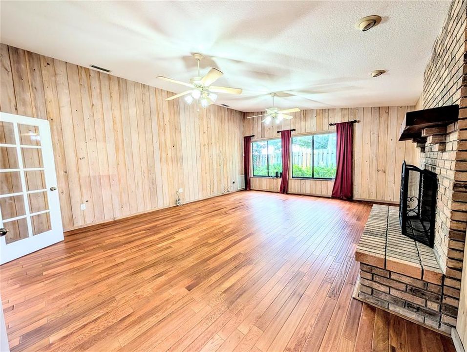 En Venta: $379,000 (3 camas, 2 baños, 2116 Pies cuadrados)