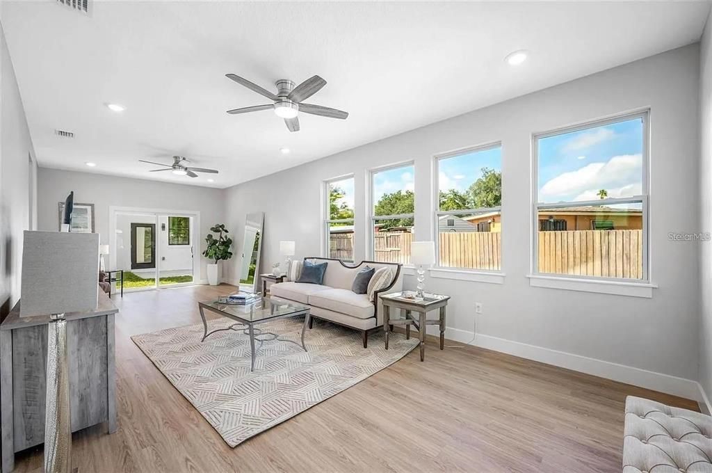 For Sale: $919,999 (5 beds, 5 baths, 2881 Square Feet)