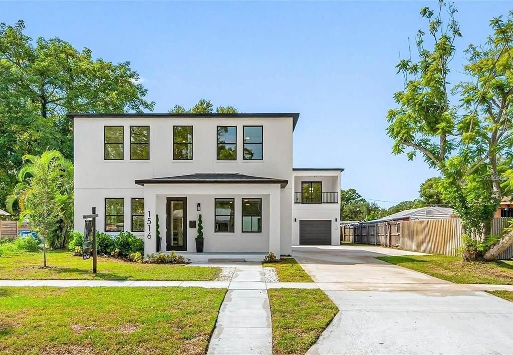 For Sale: $919,999 (5 beds, 5 baths, 2881 Square Feet)