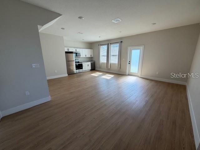 For Sale: $919,999 (5 beds, 5 baths, 2881 Square Feet)