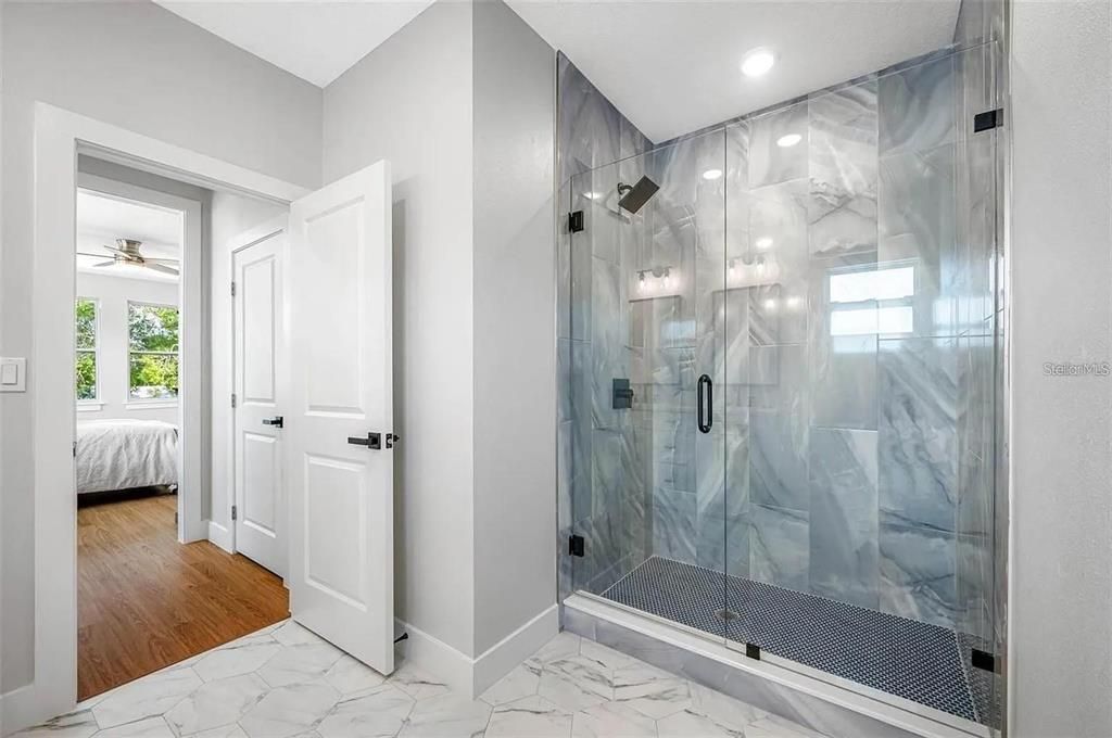 For Sale: $919,999 (5 beds, 5 baths, 2881 Square Feet)