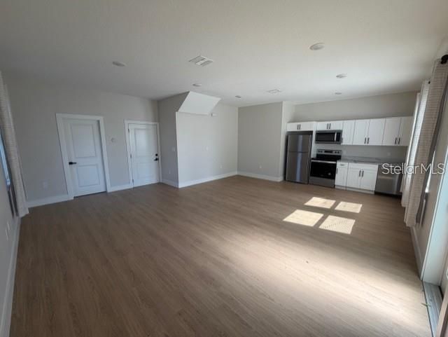 For Sale: $919,999 (5 beds, 5 baths, 2881 Square Feet)