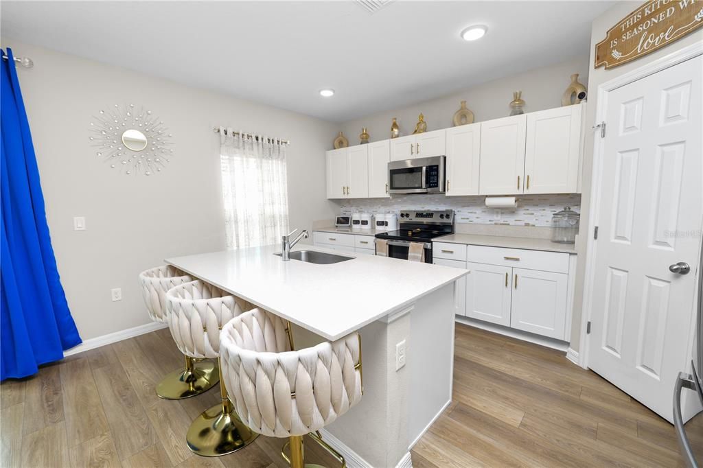For Sale: $385,000 (5 beds, 3 baths, 3085 Square Feet)
