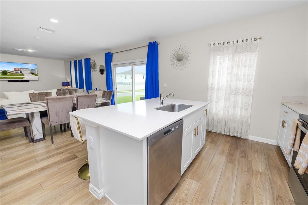 For Sale: $385,000 (5 beds, 3 baths, 3085 Square Feet)