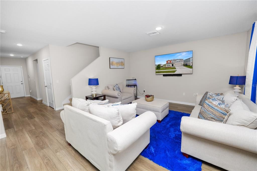 For Sale: $385,000 (5 beds, 3 baths, 3085 Square Feet)