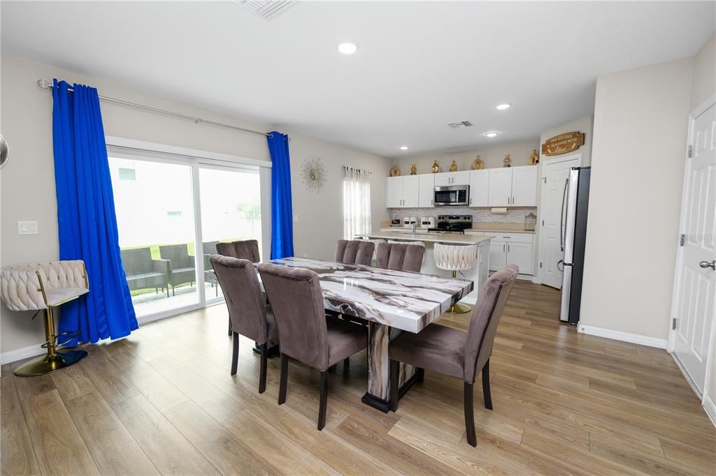 For Sale: $385,000 (5 beds, 3 baths, 3085 Square Feet)