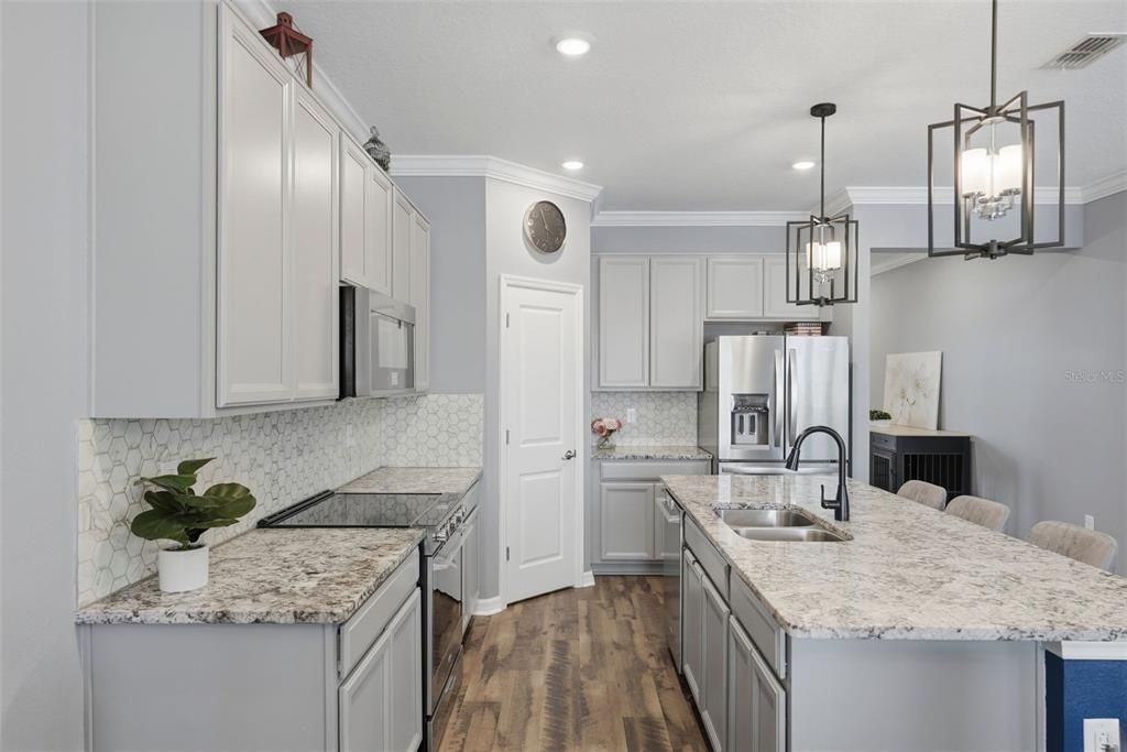 For Sale: $650,000 (4 beds, 3 baths, 2686 Square Feet)