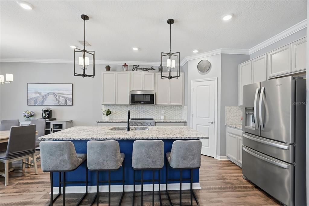 For Sale: $650,000 (4 beds, 3 baths, 2686 Square Feet)